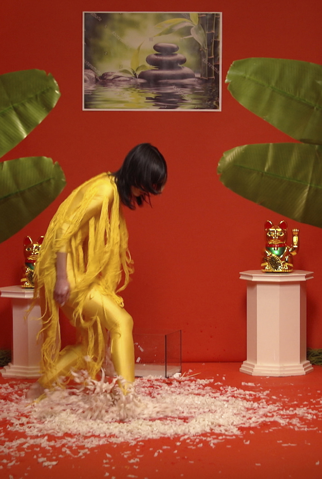 Made in Rice - The Indochina dream or notion on Tran Anh Hung Cyclo film.
2021. 3-channels-performance film. Full HD, Stereo, Color, 21 min. Performer: Kuoko.