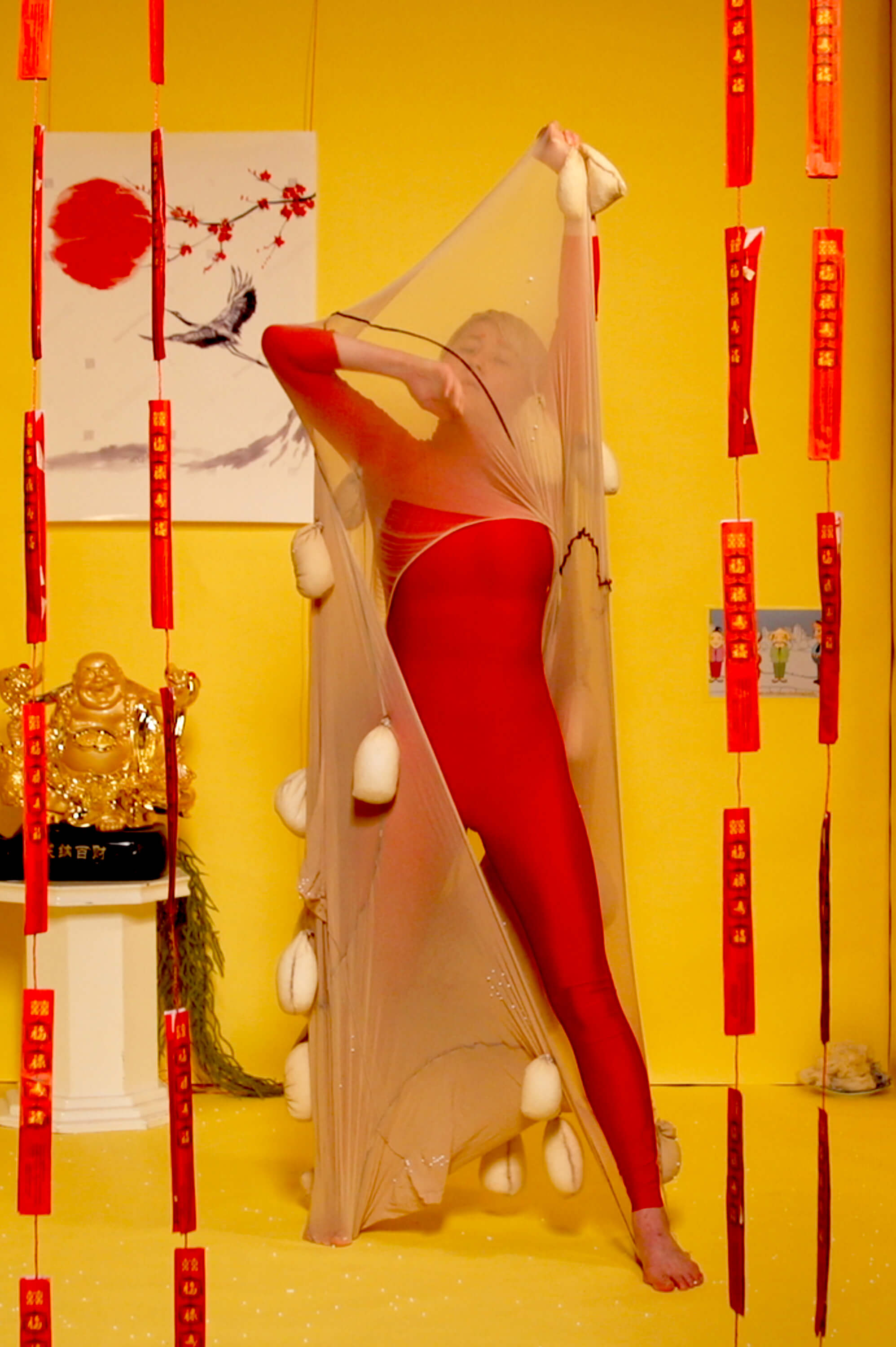 Made in Rice - Luck in the rice bag and “Drei Chinese mit dem Contrabass” (three Chinese with the contrabass)
2021. 3-channels-performance film. Full HD, Stereo, Color, 21 min. Performer: Moe Gotoda.