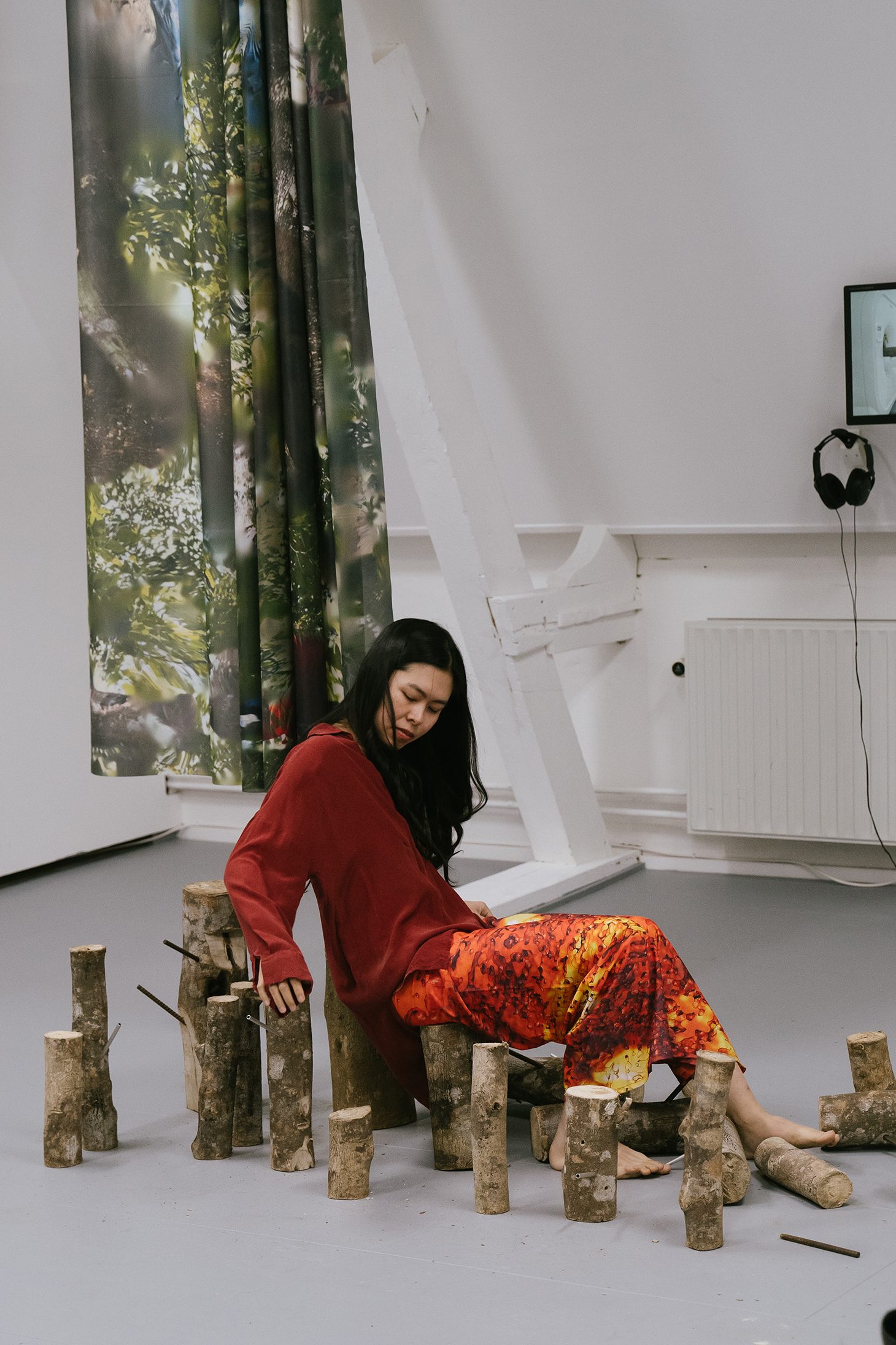 Ritual of Dreamers. Performance by Hien Hoang, for "Scent from Heaven", exhibited at FotoDOK Utrecht, Netherlands, 2024. Photo by Anastasia Vinogradova.