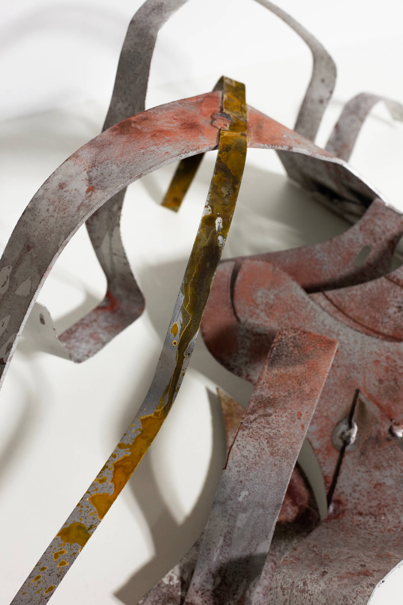 Prototyping Violence. Sculpture Study No. 1. Scrap aluminium, wooden frame, cooper sulfat, plastic bottle. 2025. Sculpture view..