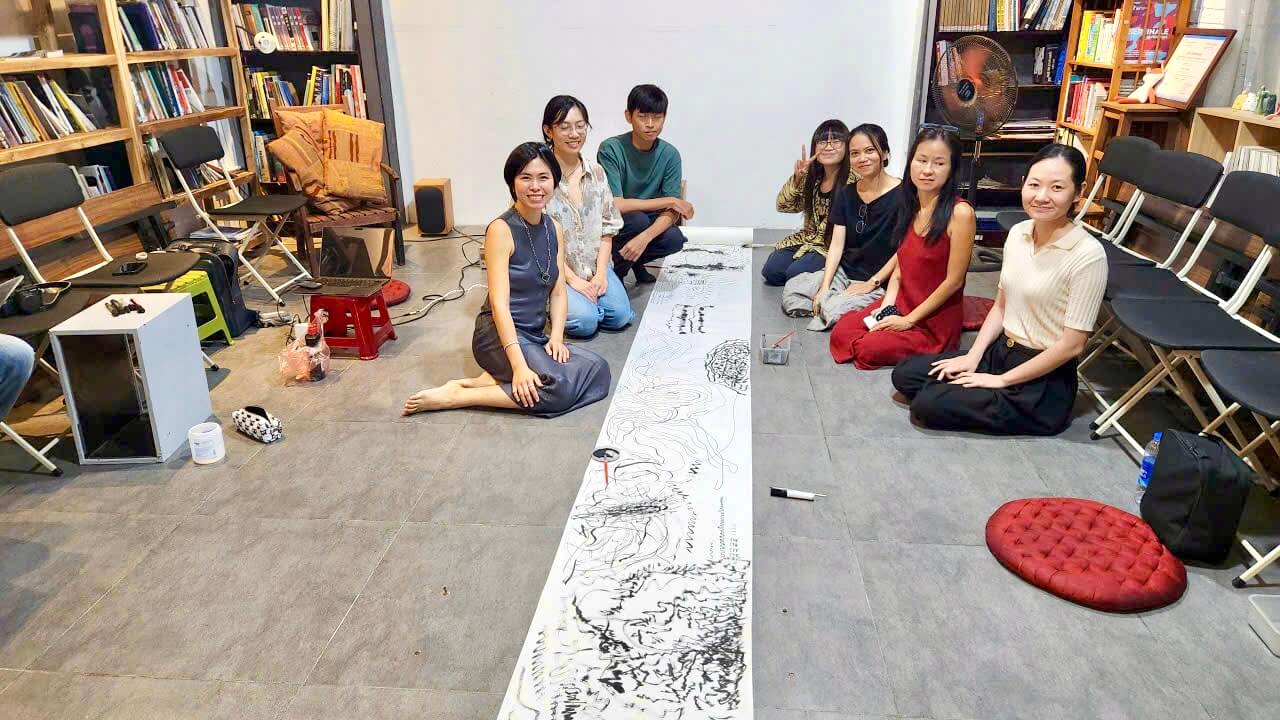 Hiền Hoàng and the participants after the listening and creative mapping workshop, Heritage Art Space, Hanoi, Vietnam, 2026.