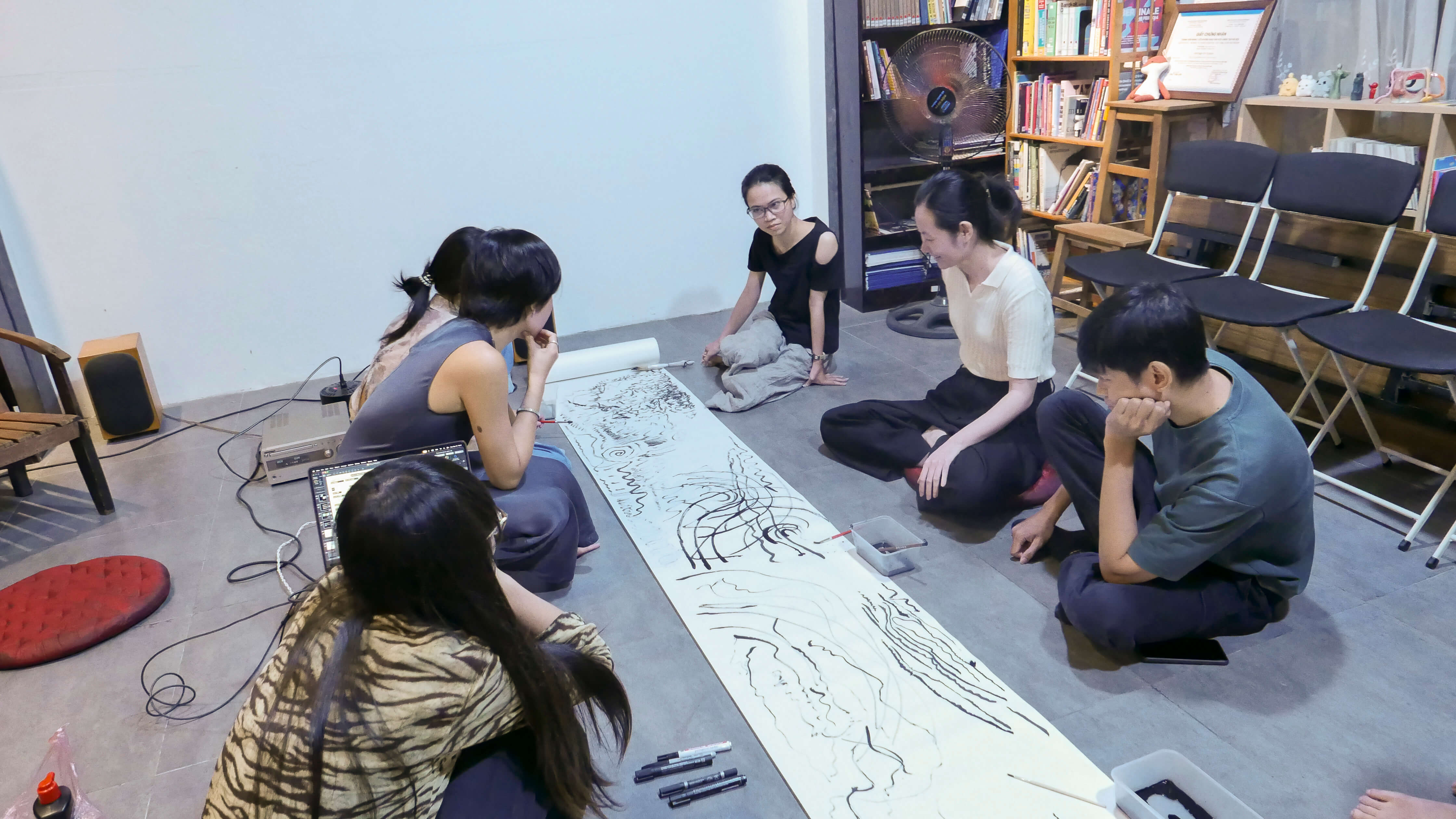 Soil-data listening and mapping / drawing workshop Ngẫm Tượng (Vietnamese title for How to Touch the Elephant) at the Heritage Art Space (2026), Hanoi, Vietnam, photos in the courtesy of Heritage Art Space.
